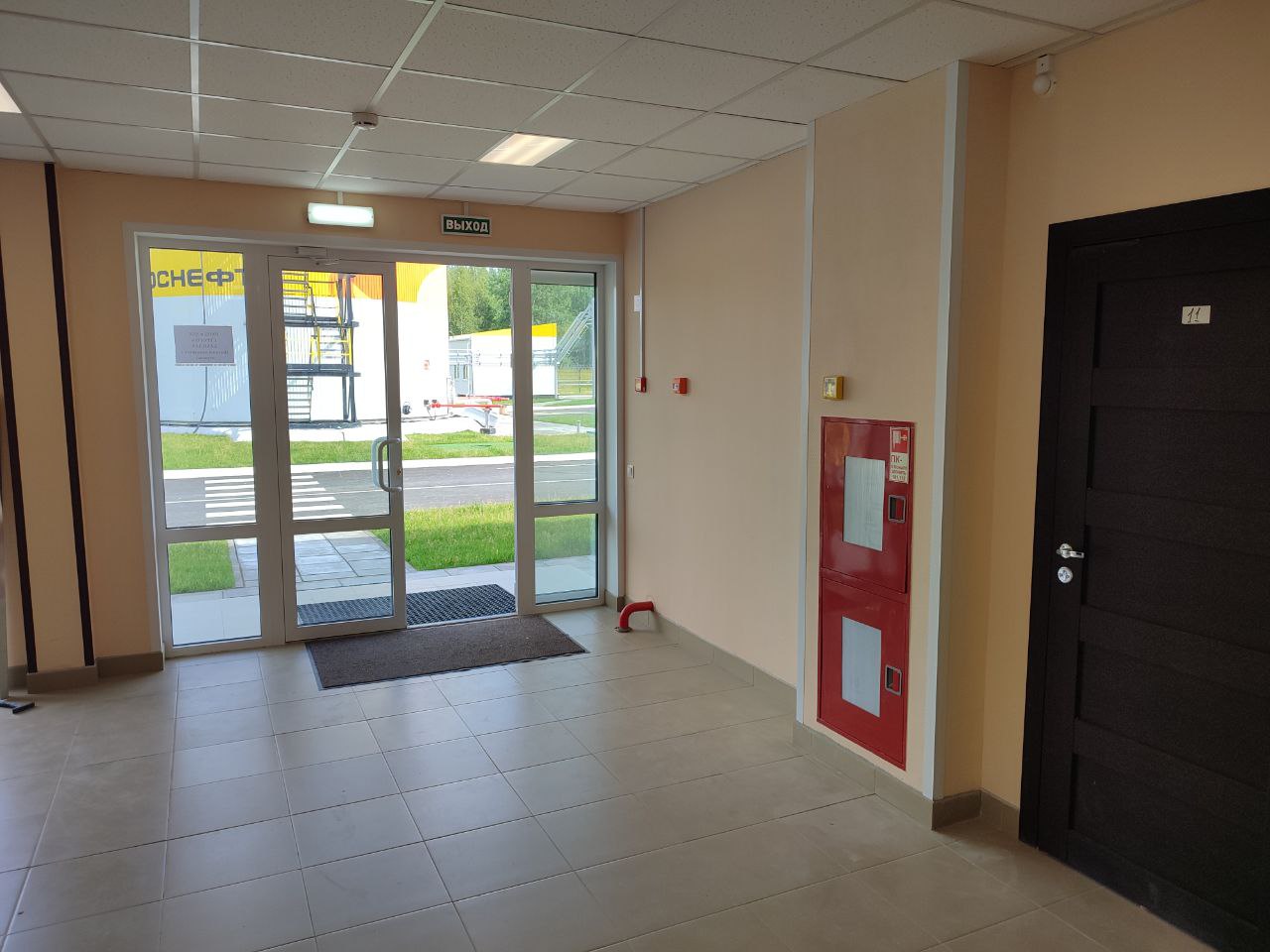 Входная группа и витражное остекление